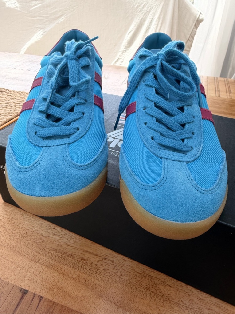 Gola Bright Blue Sneakers with Burgundy Stripes